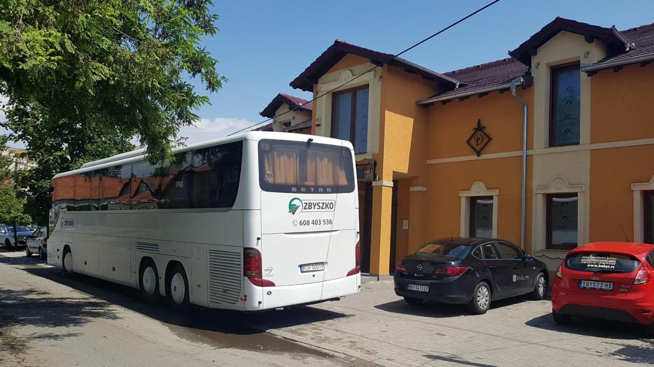 Vila Dvor ซูโบติกา ภายนอก รูปภาพ